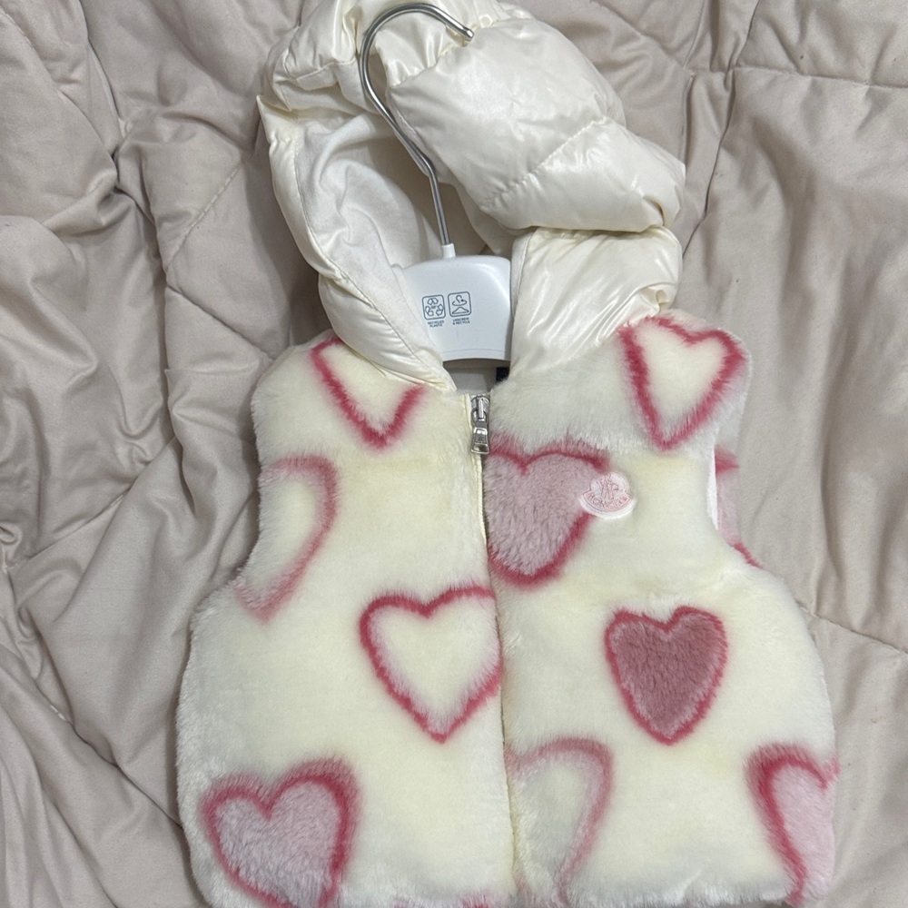 AUTHENTIC MONCLER BABY FUR VEST Charming Heart Patterned 3/6 months